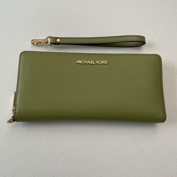 Michael Kors Green Wristlet Clutch - Picture 1 of 4